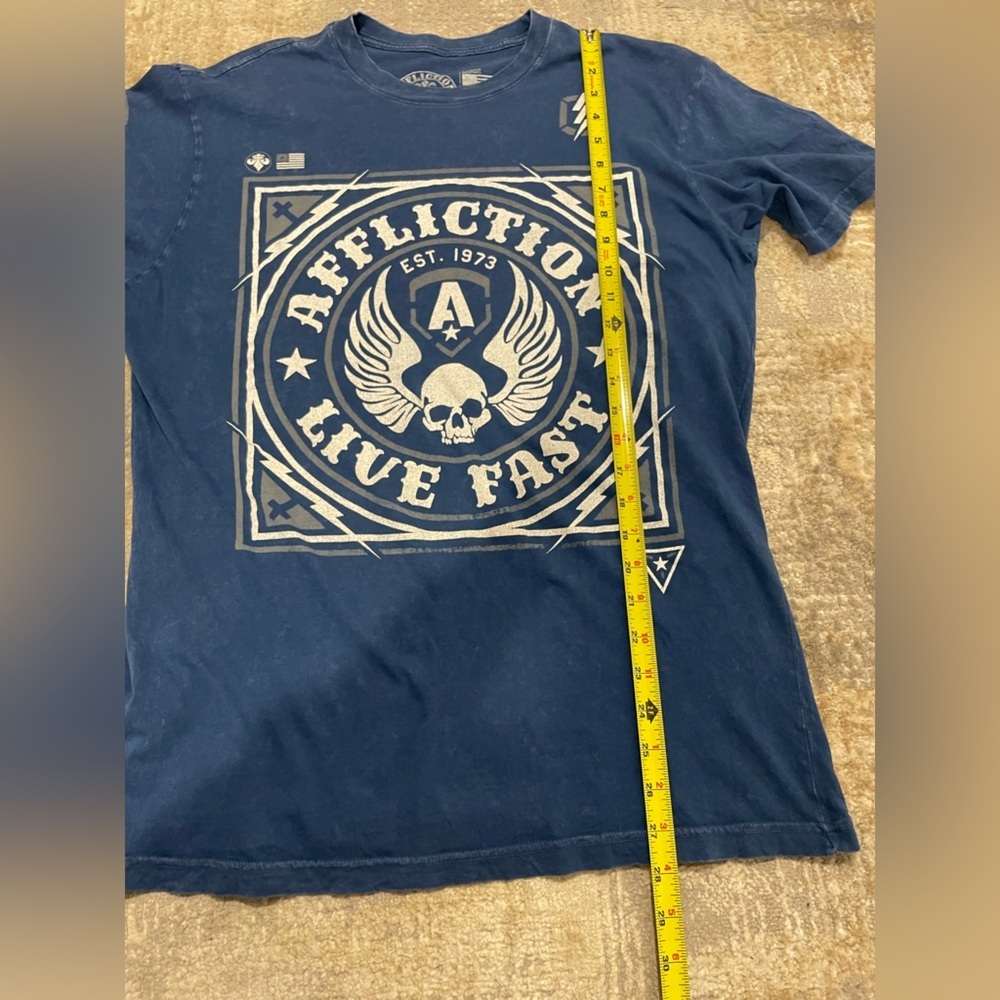 Vintage Affliction Live Fast Shirt Blue & White Men Large Skull Wings Grunge Y2K - Picture 5 of 6